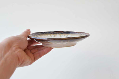 錆簾手びねり取皿【取り皿 小皿 おしゃれ かっこいい 日本製 美濃焼 陶磁器 食器 電子レンジ対応 食洗機対応 白 和風カクニ】