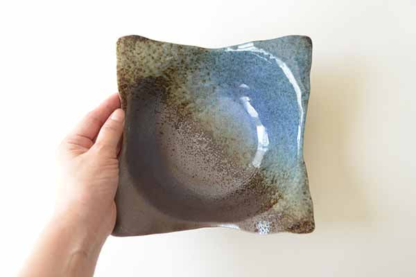 月あかり四方盛鉢 皿 和食 和食器 食器 茶碗 器 皿 オシャレ 和風 和食器 国産 日本製 食器 うつわ 和食器 国産 日本製 美濃焼 和風 茶碗 綺麗 美しい 青 ブルー 料亭 ギフト プレゼント