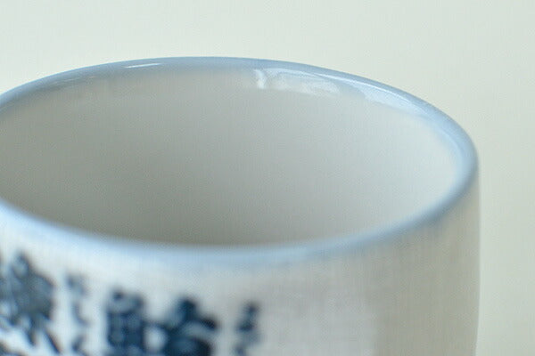 魚字面取寿司湯呑 魚 寿司屋 漢字 美濃焼 陶器 和食器 大きめ すし湯呑 ゆのみ お茶 緑茶 日本製 食洗機使用可能 電子レンジ使用不可能 ギフト プレゼント 贈り物子ども キッチン 普段使い