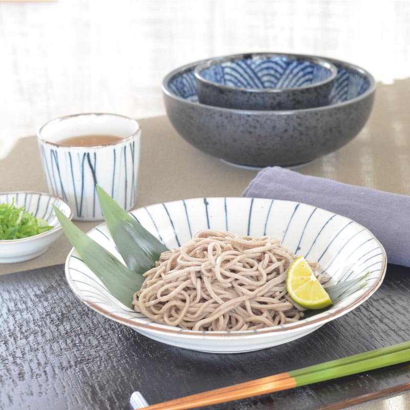 十草 六兵衛薬味皿 9.8cm 白 青 美濃焼 食器 お皿 蕎麦 うどん おしゃれ 可愛い かっこいい スマート シンプル ナチュラル カクニ オリジナル 日本産 インスタ映え 普段使い ギフト モダン 和 北欧