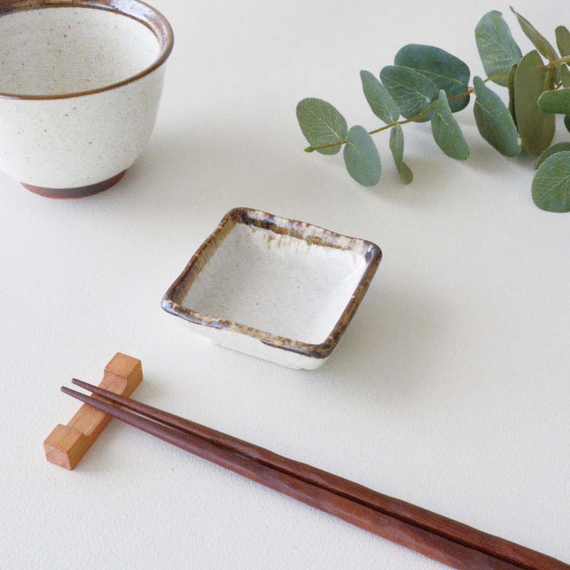 白唐津 角千代口【白唐津 美濃焼 和食器 洋食器 千代久 刺身 醤油 日本製 シンプル 使いやすい 食洗機可 電子レンジ可 KAKUNI カクニ】