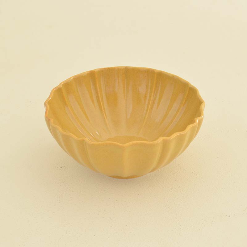 ロータス ボウル（S) 丸小鉢 取鉢 サラダ デザート ナチュラル 北欧 カフェ風 陶器 日本製 国産 陶器 美濃焼 和洋食 和食器 洋食器 茶碗  うつわ 皿 おうち ごはん ご飯 シンプル かわいい 可愛い 美濃焼  食洗機使用可 電子レンジ使用可