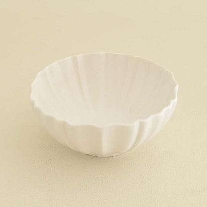 ロータス ボウル（S) 丸小鉢 取鉢 サラダ デザート ナチュラル 北欧 カフェ風 陶器 日本製 国産 陶器 美濃焼 和洋食 和食器 洋食器 茶碗  うつわ 皿 おうち ごはん ご飯 シンプル かわいい 可愛い 美濃焼  食洗機使用可 電子レンジ使用可